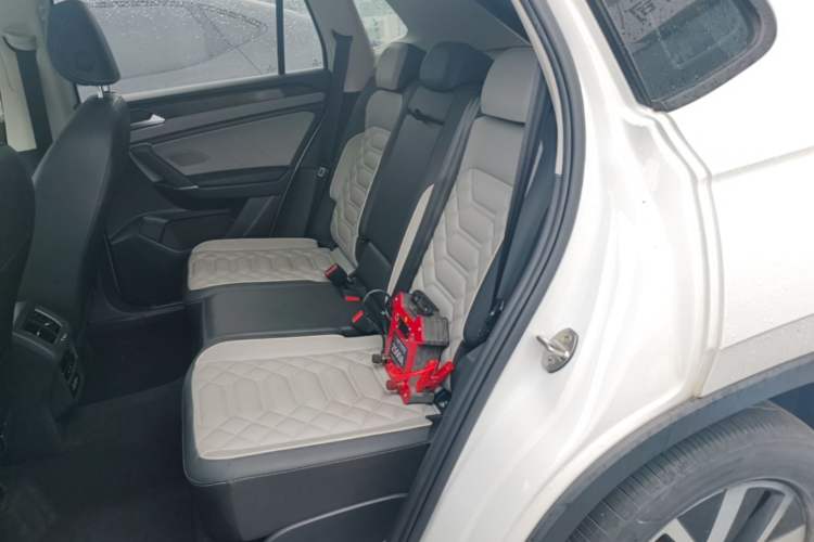 Used Volkswagen Tayron 2023 300TSI Two-Wheel-Drive Luxury Plus Advanced Edition Left Rear Seat