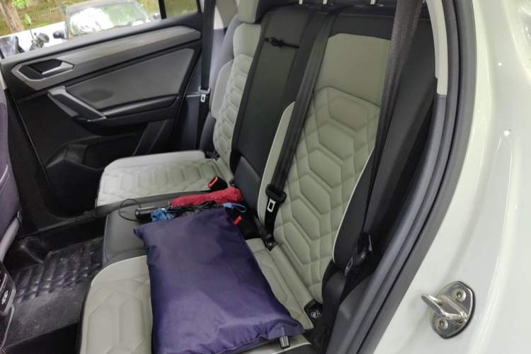 Used Volkswagen Tayron 2023 380TSI Four-Wheel Drive R-Line High-Energy Version Left Rear Seat