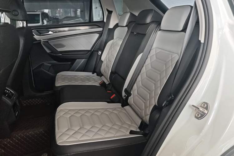 Used Volkswagen Tayron 2023 330TSI Two-Wheel-Drive Luxury Plus Advanced Version Left Rear Seat