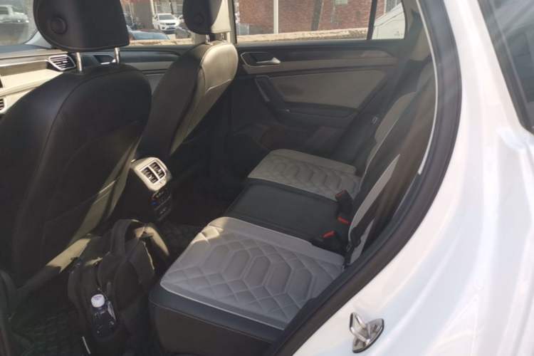 Used Volkswagen Tayron 2023 300TSI Two-Wheel-Drive Luxury Plus Advanced Edition Left Rear Seat