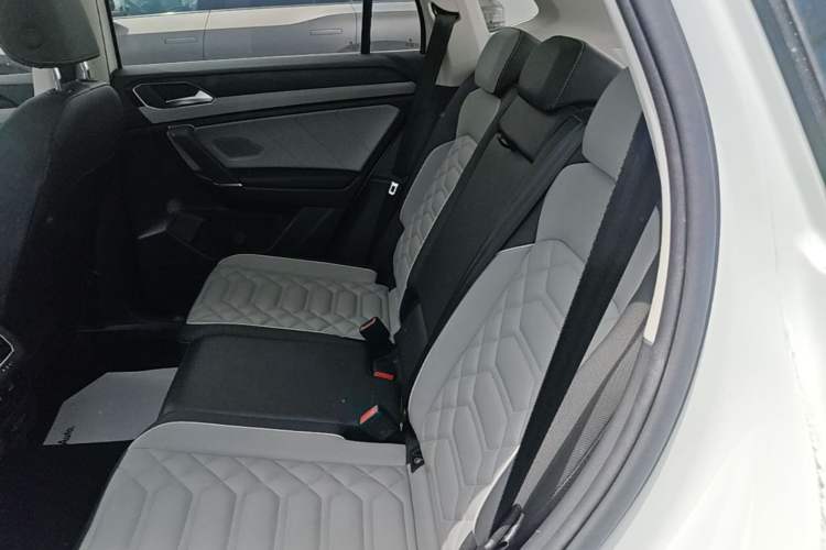 Used Volkswagen Tayron 2023 300TSI Two-Wheel-Drive Luxury Plus Advanced Edition Left Rear Seat