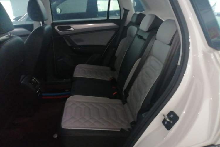 Used Volkswagen Tayron 2023 Revised Version 380TSI All-Wheel Drive R-Line High-Energy Edition Left Rear Seat