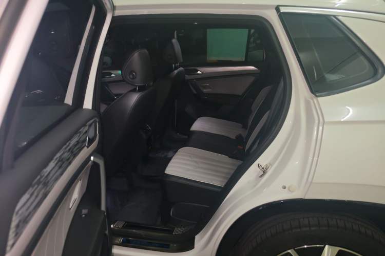 Used Volkswagen Tayron 2023 Revised Version 380TSI All-Wheel Drive R-Line Pro Smart Edition Left Rear Seat
