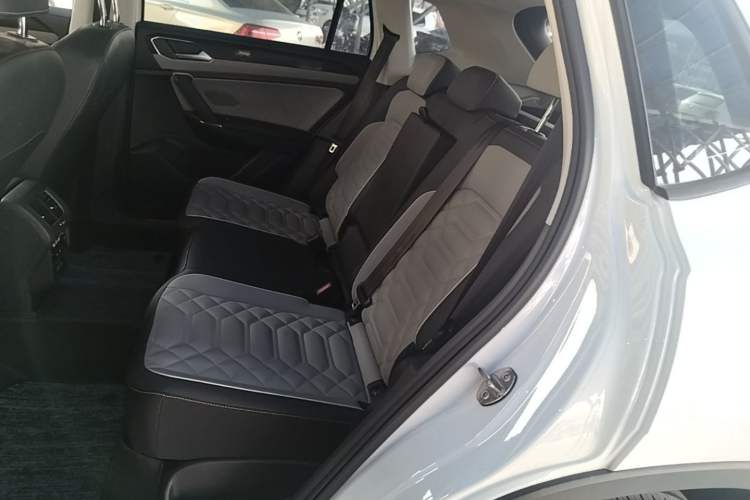Used Volkswagen Tayron 2023 330TSI Two-Wheel-Drive Luxury Plus Advanced Version Left Rear Seat