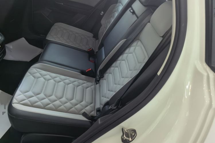 Used Volkswagen Tayron 2023 300TSI Two-Wheel-Drive Luxury Plus Advanced Edition Left Rear Seat