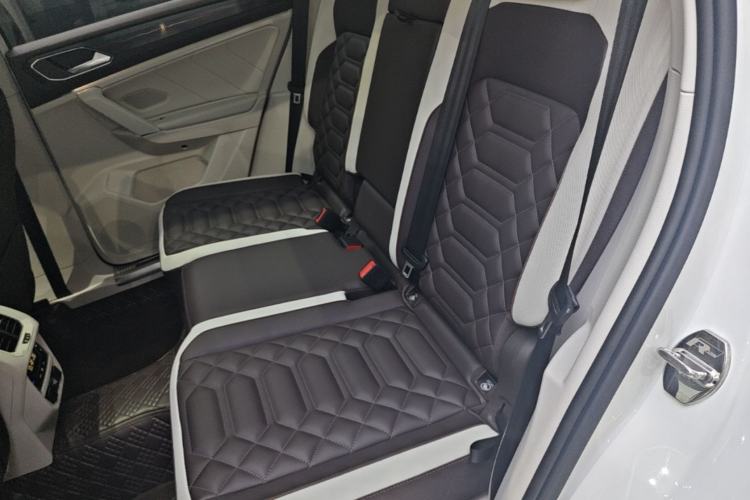 Used Volkswagen Tayron 2023 330TSI Two-Wheel-Drive Luxury Plus Advanced Version Left Rear Seat