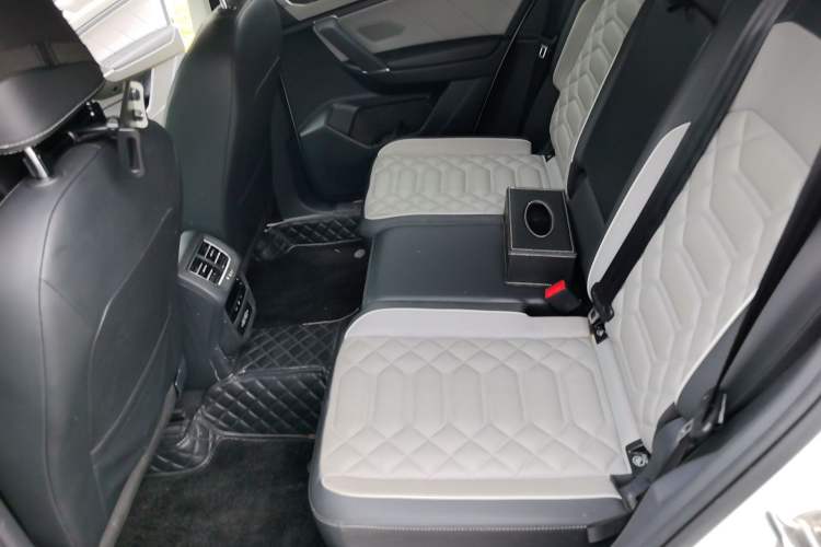 Used Volkswagen Tayron 2023 330TSI Two-Wheel-Drive R-Line High-Energy Version Left Rear Seat