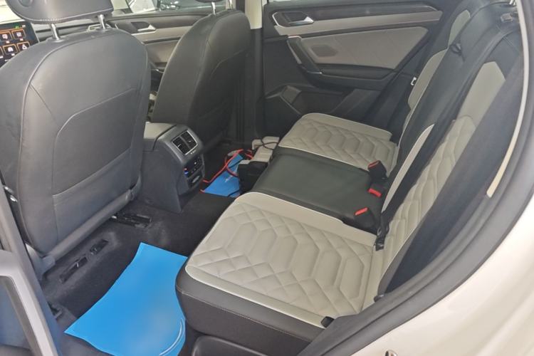 Used Volkswagen Tayron 2023 300TSI Two-Wheel-Drive Luxury Plus Advanced Edition Left Rear Seat