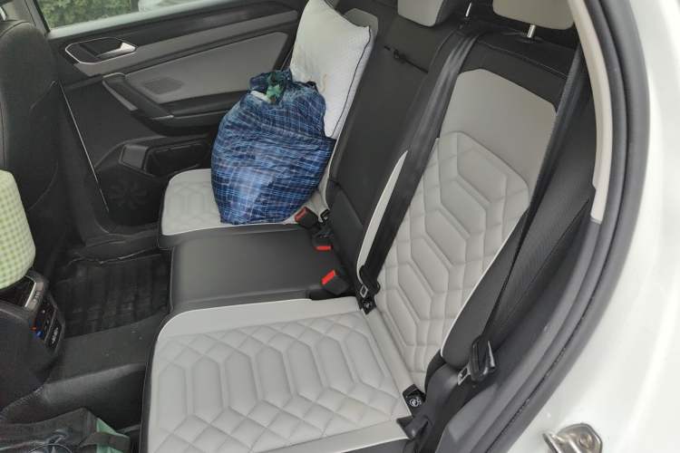 Used Volkswagen Tayron 2023 330TSI Two-Wheel-Drive Luxury Plus Advanced Version Left Rear Seat