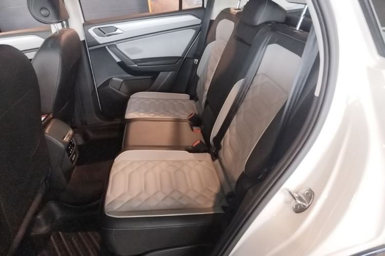 Used Volkswagen Tayron 2023 Revised Version 380TSI All-Wheel Drive R-Line High-Energy Edition Left Rear Seat