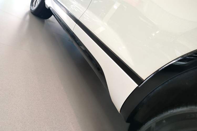 Used Volkswagen Tayron 2023 Revised Version 380TSI All-Wheel Drive R-Line High-Energy Edition Left Side Sill