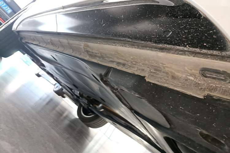 Used Volkswagen Tayron 2023 Revised Version 380TSI All-Wheel Drive R-Line High-Energy Edition Left Side Sill