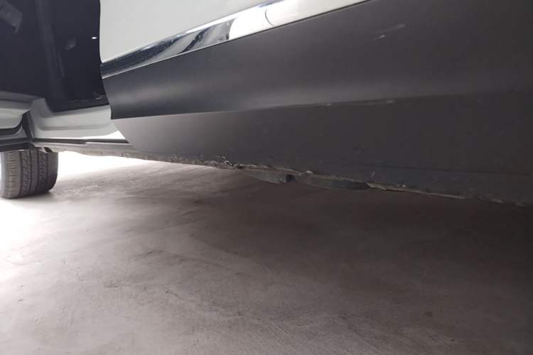 Used Volkswagen Tayron 2023 330TSI Two-Wheel-Drive Luxury Plus Advanced Version Left Side Sill