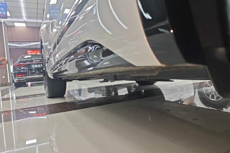 Used Volkswagen Tayron 2023 Revised Version 380TSI All-Wheel Drive R-Line Pro Smart Edition Left Side Sill