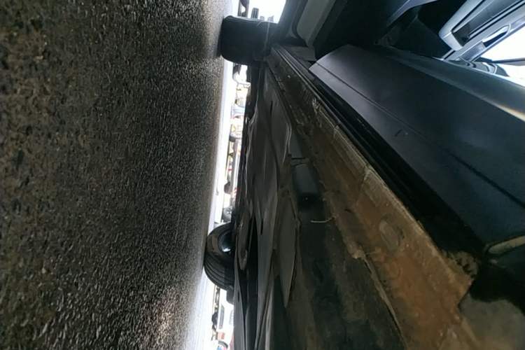 Used Volkswagen Tayron 2023 280TSI Two-Wheel-Drive Luxury Plus Advanced Version Left Side Sill