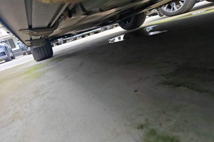 Used Volkswagen Tayron 2023 330TSI Two-Wheel-Drive Luxury Plus Advanced Version Left Side Sill