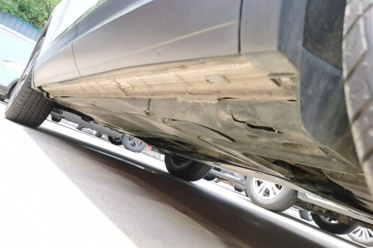 Used Volkswagen Tayron 2023 330TSI Two-Wheel-Drive Luxury Plus Advanced Version Left Side Sill