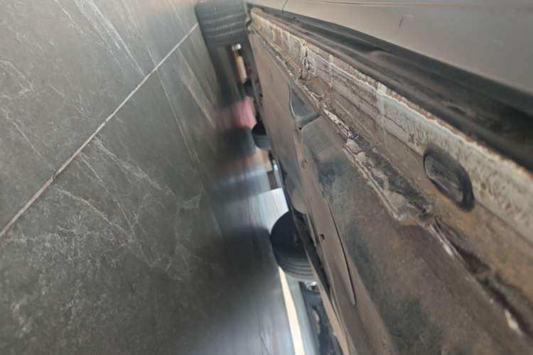 Used Volkswagen Tayron 2023 330TSI Two-Wheel-Drive Luxury Plus Advanced Version Left Side Sill