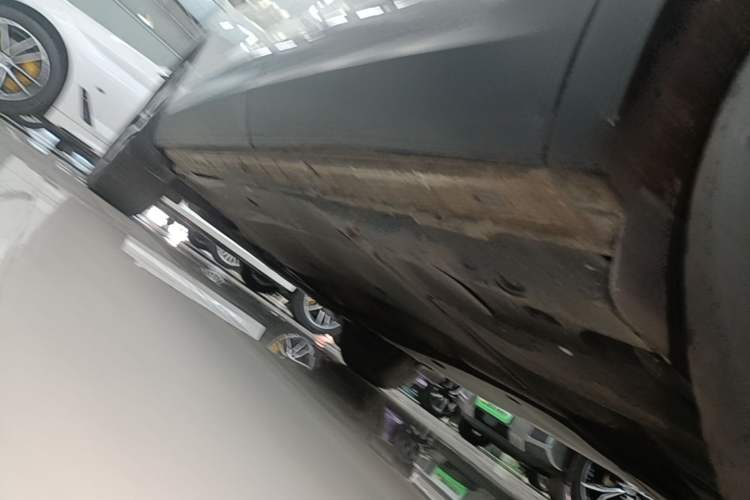 Used Volkswagen Tayron 2023 330TSI Two-Wheel-Drive Luxury Plus Advanced Version Left Side Sill