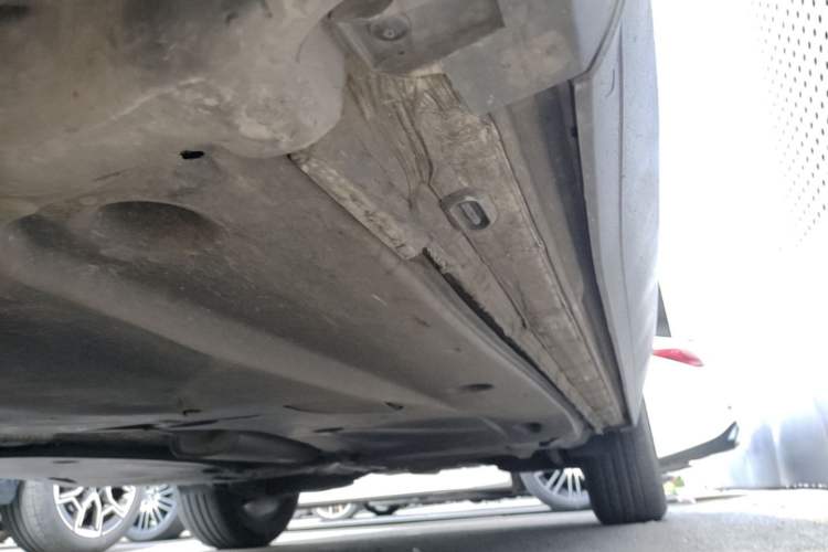 Used Volkswagen Tayron 2023 330TSI Two-Wheel-Drive Luxury Plus Advanced Version Left Side Sill
