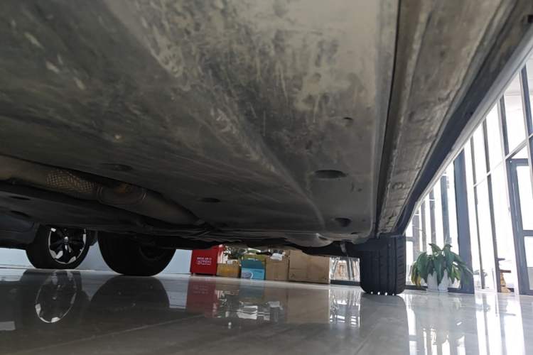 Used Volkswagen Tayron 2023 330TSI Two-Wheel-Drive Luxury Plus Advanced Version Left Side Sill