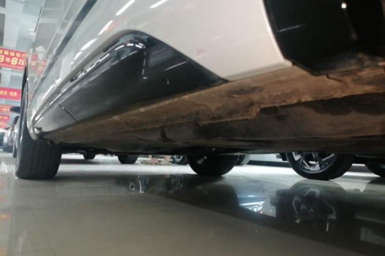 Used Volkswagen Tayron 2023 Revised Version 380TSI All-Wheel Drive R-Line High-Energy Edition Left Side Sill