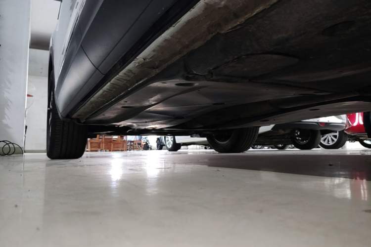 Used Volkswagen Tayron 2023 330TSI Two-Wheel-Drive Luxury Plus Advanced Version Left Side Sill
