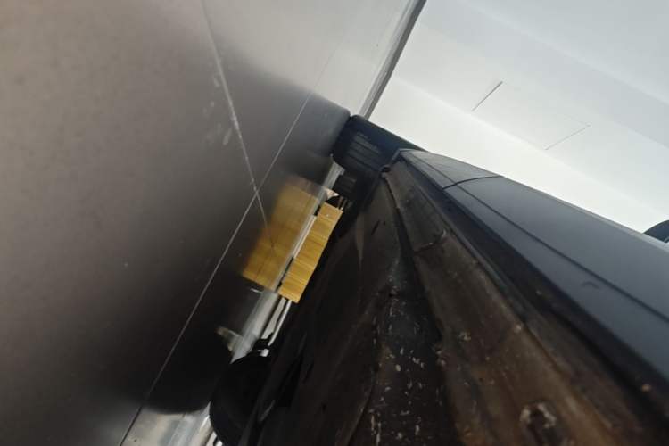 Used Volkswagen Tayron 2023 300TSI Two-Wheel-Drive Luxury Plus Advanced Edition Left Side Sill