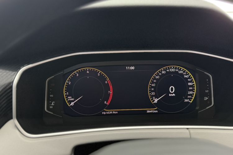 Used Volkswagen Tayron 2023 330TSI Two-Wheel-Drive Luxury Plus Advanced Version Odometer Close Up