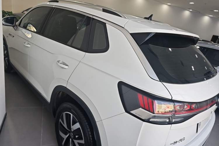Used Volkswagen Tayron 2023 300TSI Two-Wheel-Drive Luxury Plus Advanced Edition Rear Left 45 Deg