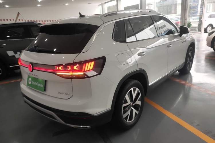 Used Volkswagen Tayron 2023 300TSI Two-Wheel-Drive Luxury Plus Advanced Edition Rear Right 45 Deg