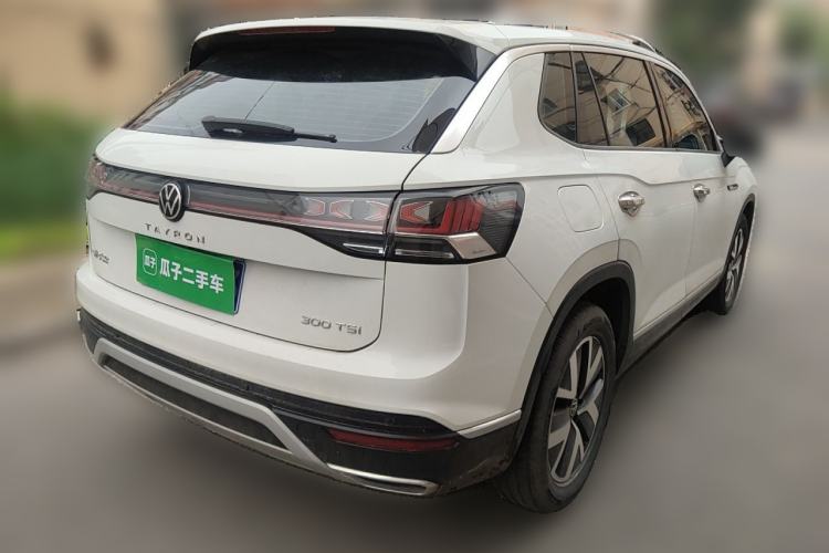 Used Volkswagen Tayron 2023 300TSI Two-Wheel-Drive Luxury Plus Advanced Edition Rear Right 45 Deg