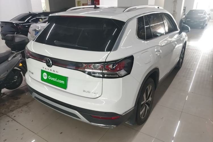 Used Volkswagen Tayron 2023 300TSI Two-Wheel-Drive Luxury Plus Advanced Edition Rear Right 45 Deg
