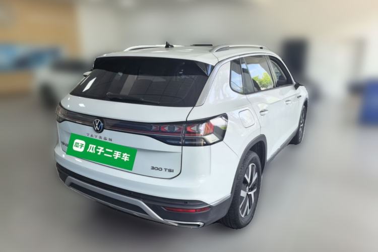 Used Volkswagen Tayron 2023 300TSI Two-Wheel-Drive Luxury Plus Advanced Edition Rear Right 45 Deg