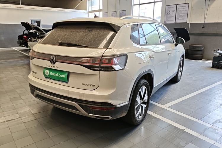Used Volkswagen Tayron 2023 300TSI Two-Wheel-Drive Luxury Plus Advanced Edition Rear Right 45 Deg