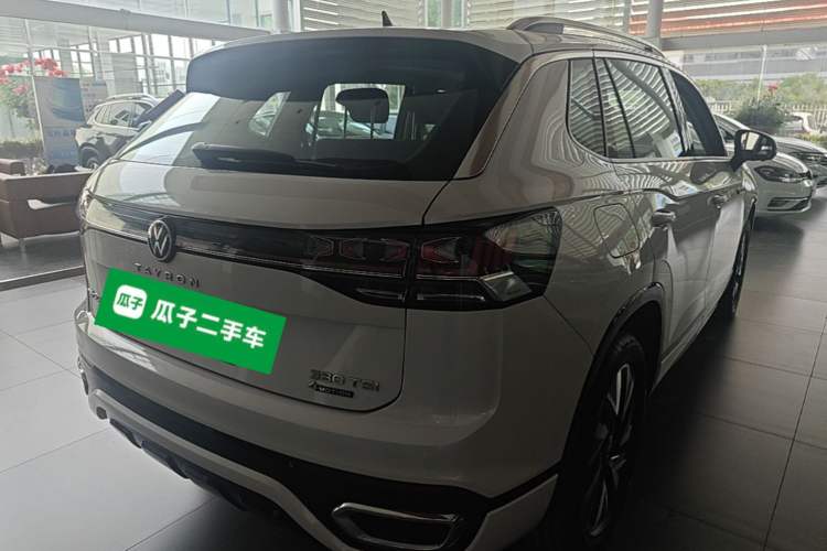 Used Volkswagen Tayron 2023 Revised Version 380TSI All-Wheel Drive R-Line High-Energy Edition Rear Right 45 Deg