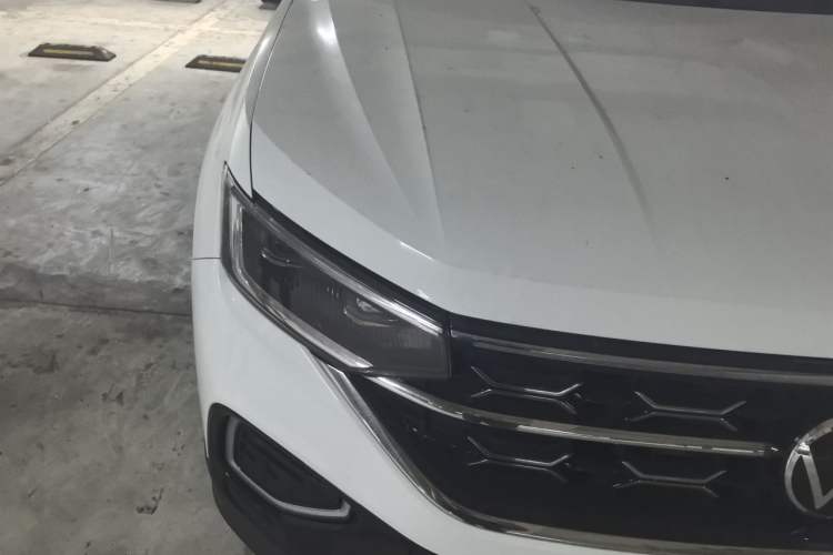 Used Volkswagen Tayron 2023 330TSI Two-Wheel-Drive Luxury Plus Advanced Version Right Front Headlight