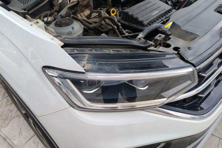 Used Volkswagen Tayron 2023 280TSI Two-Wheel-Drive Luxury Plus Advanced Version Right Front Headlight