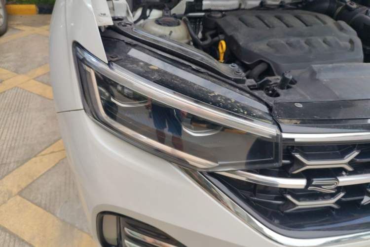 Used Volkswagen Tayron 2023 330TSI Two-Wheel-Drive R-Line High-Energy Version Right Front Headlight