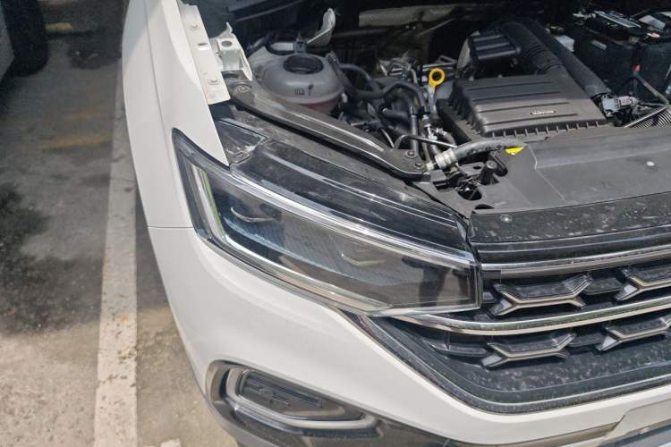 Used Volkswagen Tayron 2023 280TSI Two-Wheel-Drive Luxury Plus Advanced Version Right Front Headlight