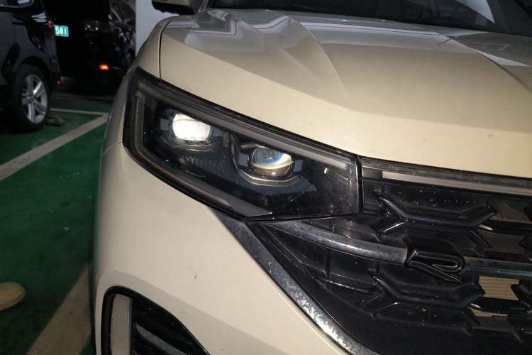 Used Volkswagen Tayron 2023 Revised Version 380TSI All-Wheel Drive R-Line High-Energy Edition Right Front Headlight