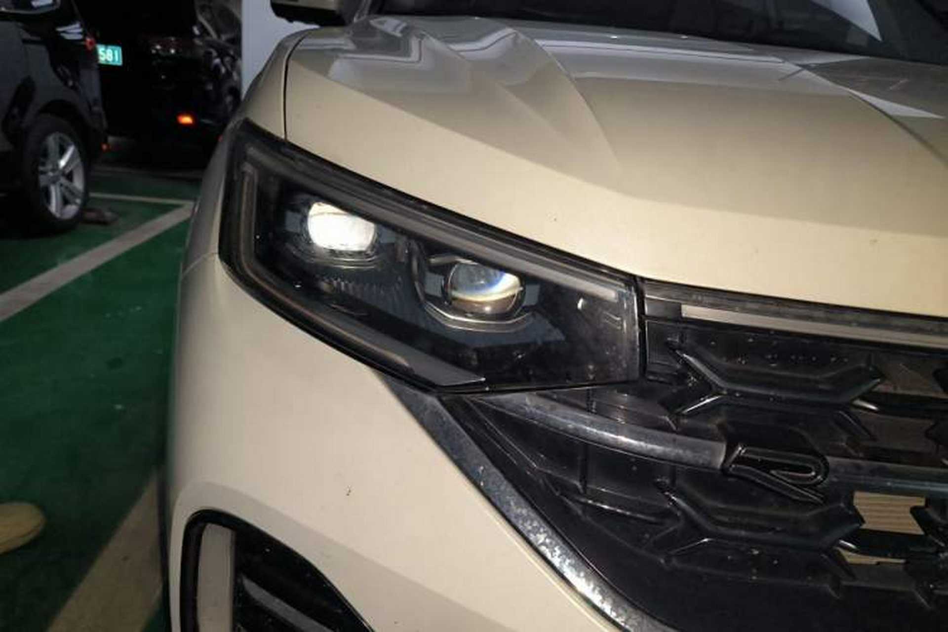 Used Volkswagen Tayron 2023 Revised Version 380TSI All-Wheel Drive R-Line High-Energy Edition Right Front Headlight