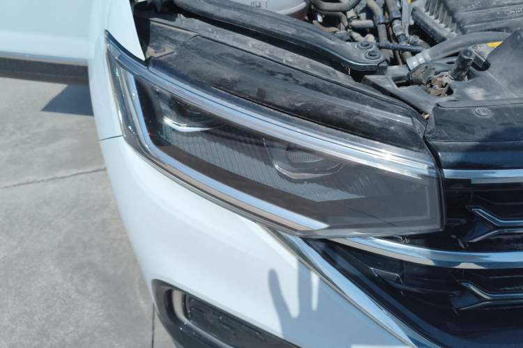 Used Volkswagen Tayron 2023 280TSI Two-Wheel-Drive Luxury Plus Advanced Version Right Front Headlight