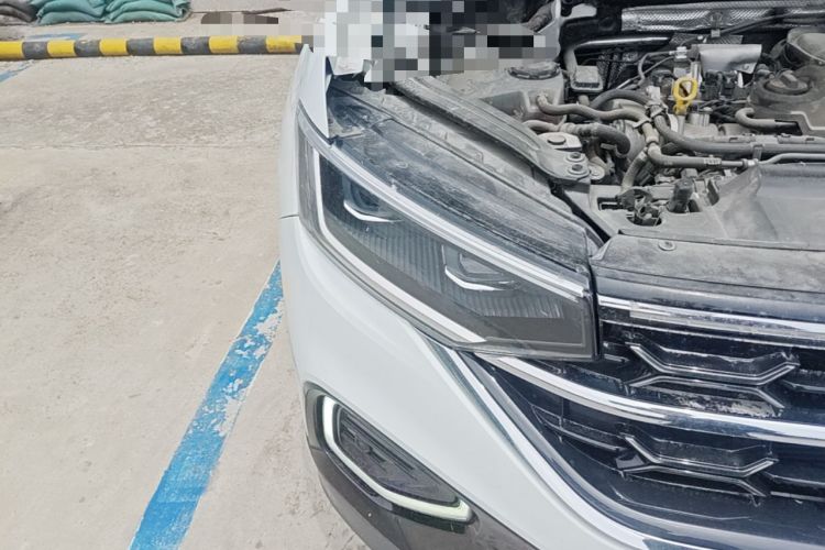 Used Volkswagen Tayron 2023 300TSI Two-Wheel-Drive Luxury Plus Advanced Edition Right Front Headlight