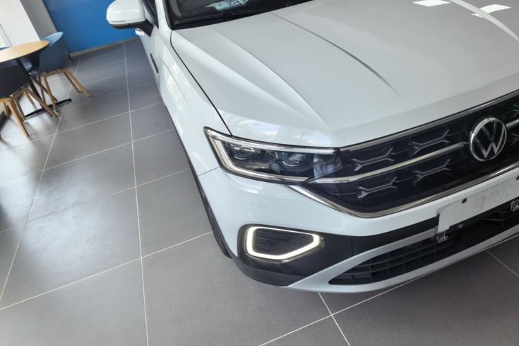 Used Volkswagen Tayron 2023 300TSI Two-Wheel-Drive Luxury Plus Advanced Edition Right Front Headlight