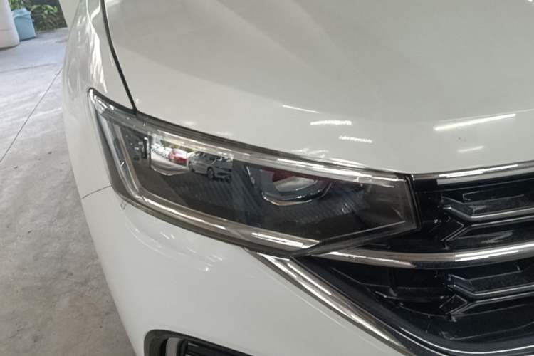 Used Volkswagen Tayron 2023 300TSI Two-Wheel-Drive Luxury Plus Advanced Edition Right Front Headlight