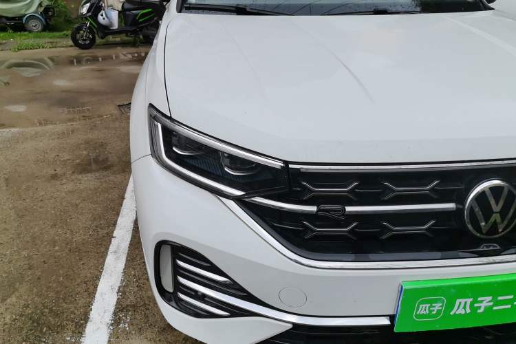 Used Volkswagen Tayron 2023 330TSI Two-Wheel-Drive R-Line High-Energy Version Right Front Headlight