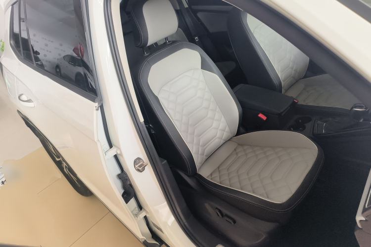 Used Volkswagen Tayron 2023 300TSI Two-Wheel-Drive Luxury Plus Advanced Edition Right Front Seat