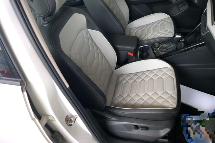 Used Volkswagen Tayron 2023 Revised Version 380TSI All-Wheel Drive R-Line High-Energy Edition Right Front Seat