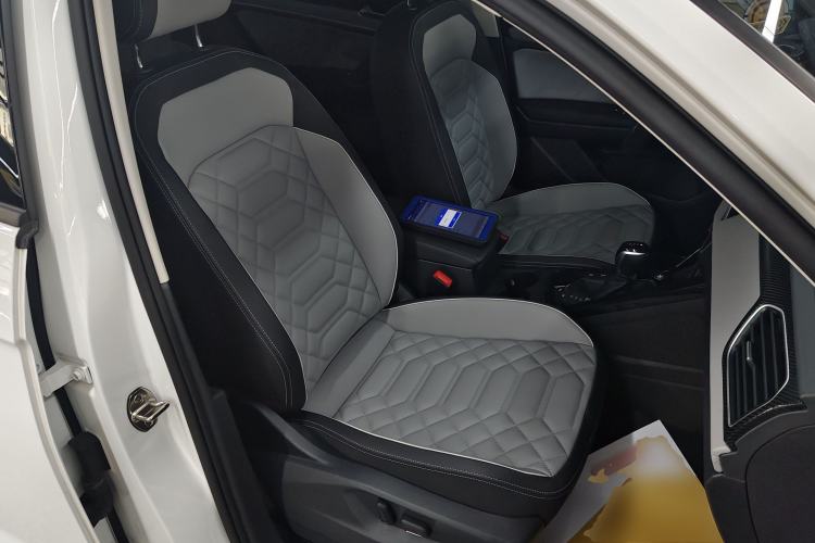 Used Volkswagen Tayron 2023 330TSI Two-Wheel-Drive Luxury Plus Advanced Version Right Front Seat